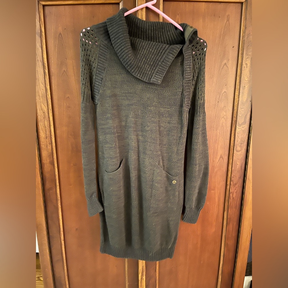 Comfortable cotton, knit, Prana dress.  Only worn 2 or 3 times.